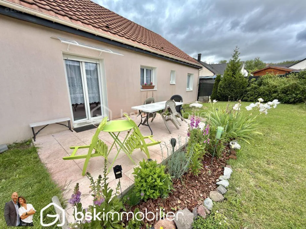 Aed - Recent Detached House with Terrace in Ostricourt