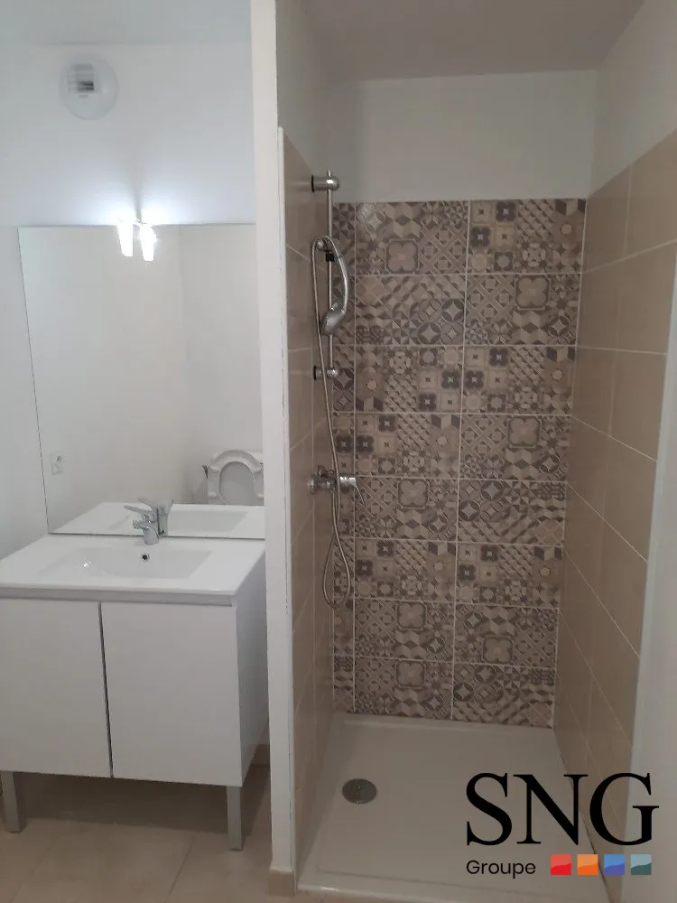 Vannitoad - T2 Apartment with Terrace in Carpentras