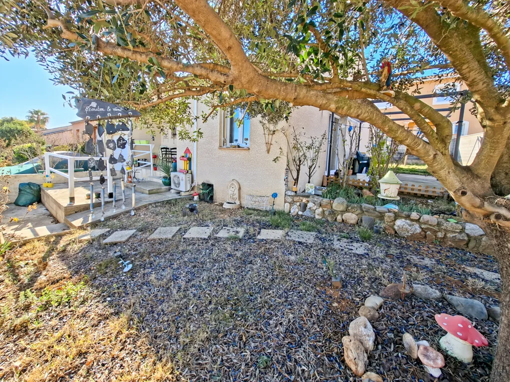Jardin - Villa de Plain-Pied avec Garage à Maraussan
