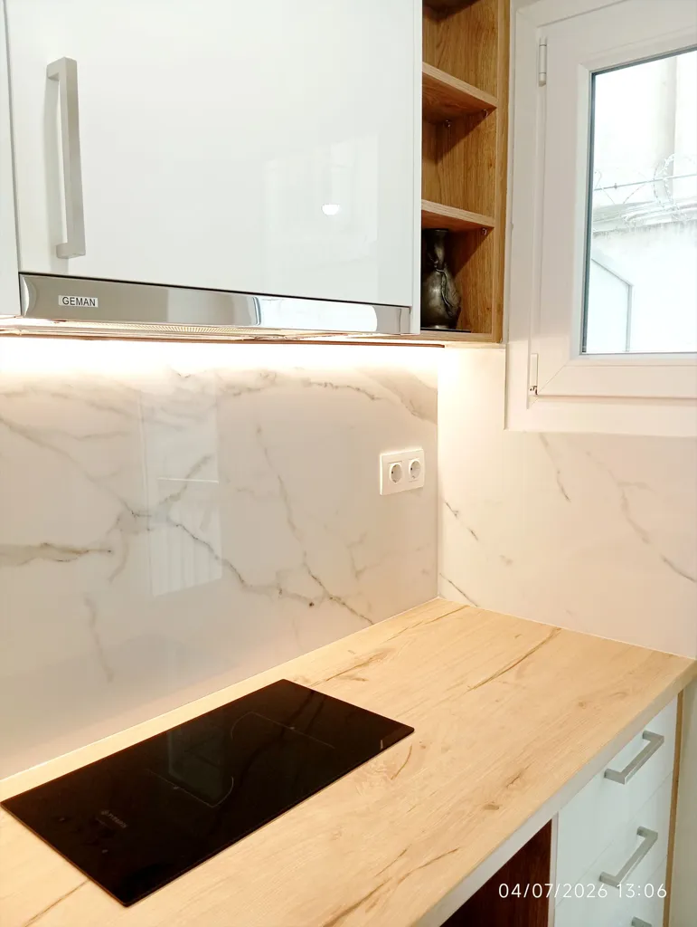 Köök - Renovated Studio with Balcony in Athens Centre