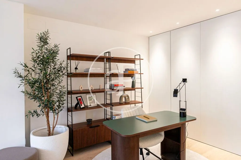 Studio - Luxury 2-Bedroom Apartment in Eixample, Barcelona
