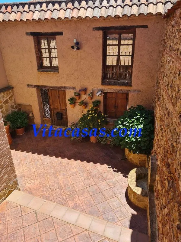 Aed - Rustic Chalet with Pool in Robledillo de Mohernando