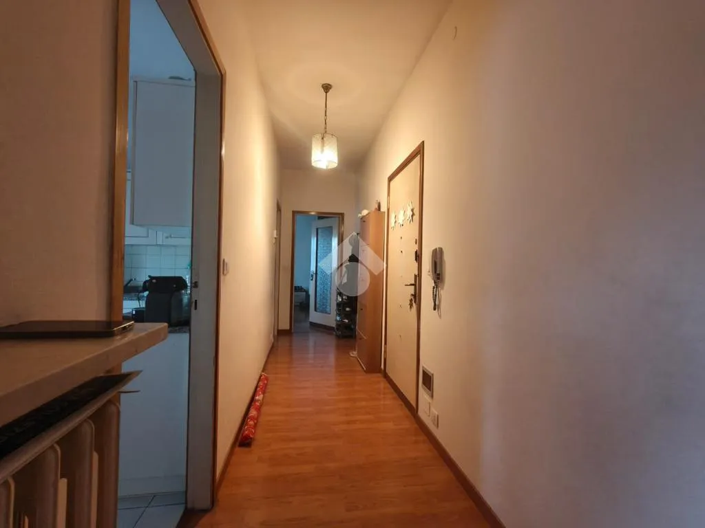 Esik - 3-Room Apartment with Laundry Box in Palazzolo sull'Oglio