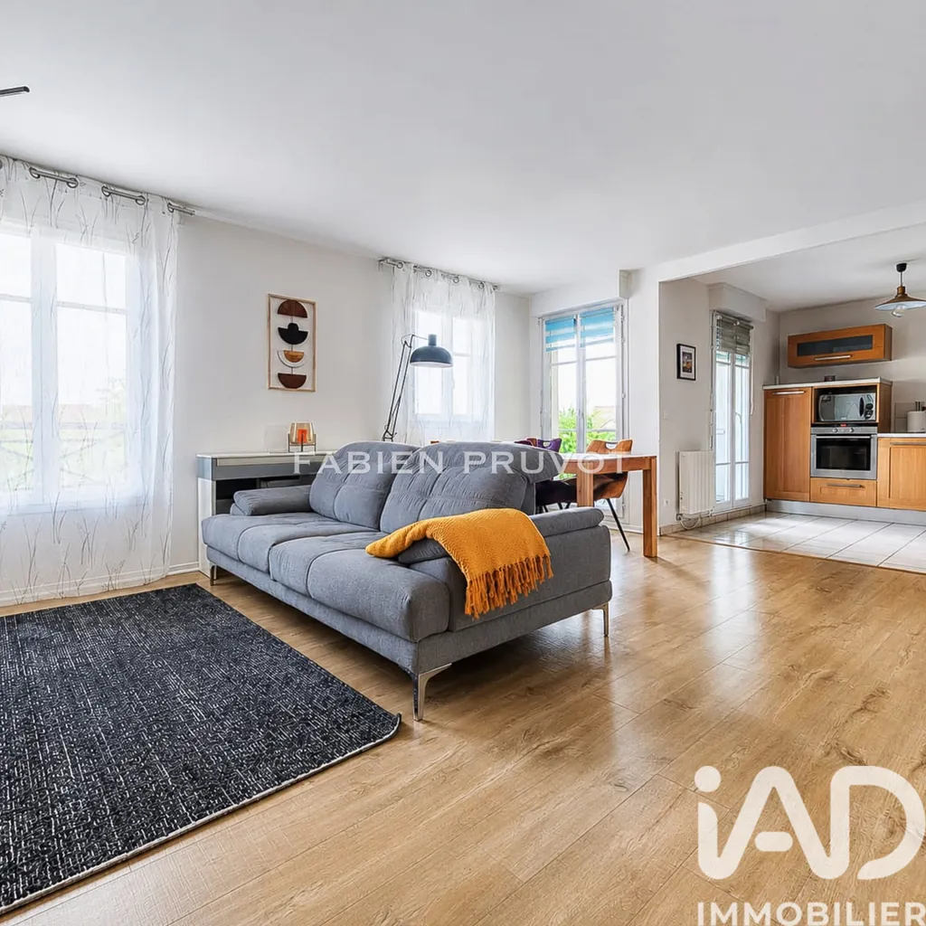 Soggiorno - Duplex with Lake View in Herblay