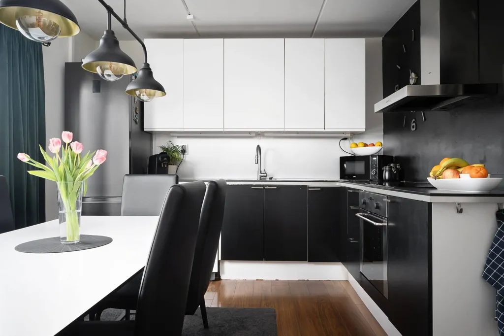 Köök - 3-Bedroom Flat with West-Facing Balcony in Haninge