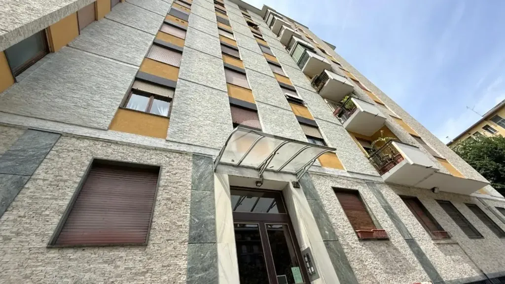 Välivaade - Rented Flat with Balcony in Milan