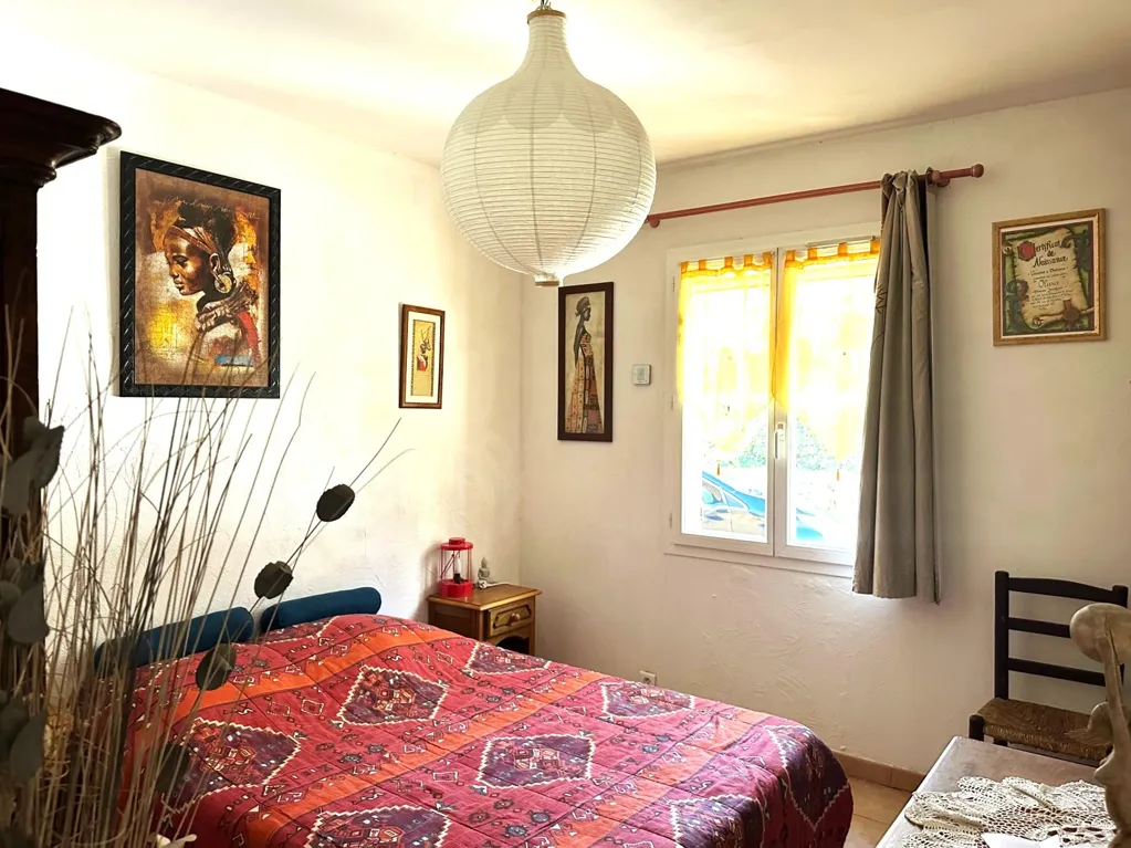Chambres - Villa de Plain-Pied Bien Entretenue au Thoronet