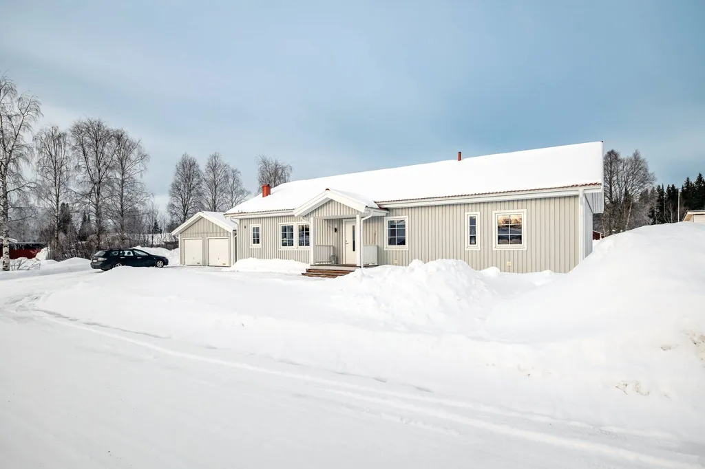 Välivaade - Modern Villa with Large Garden in Vindeln