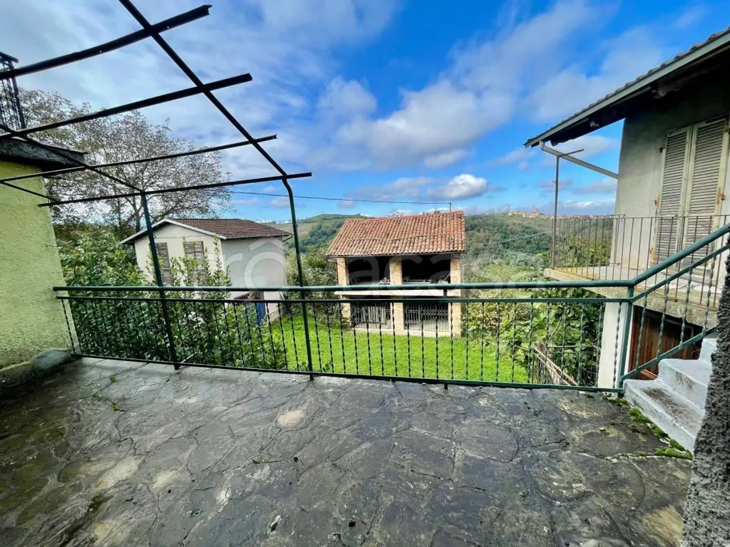 Terrasse - Restoration-Ready House with Panoramic View in Murazzano