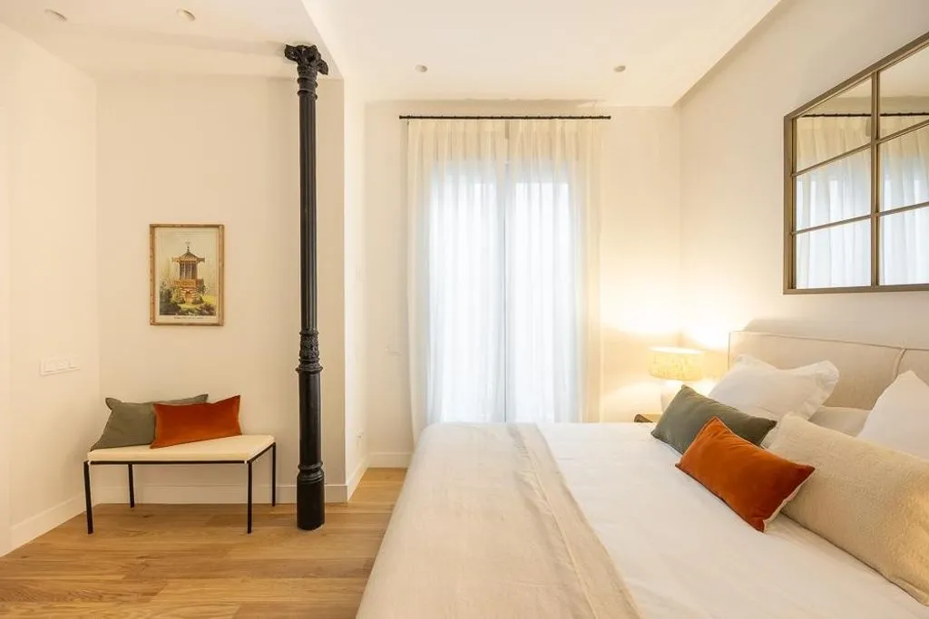 Magamistoad - Luxury East-Facing Apartment in JERONIMOS, Madrid