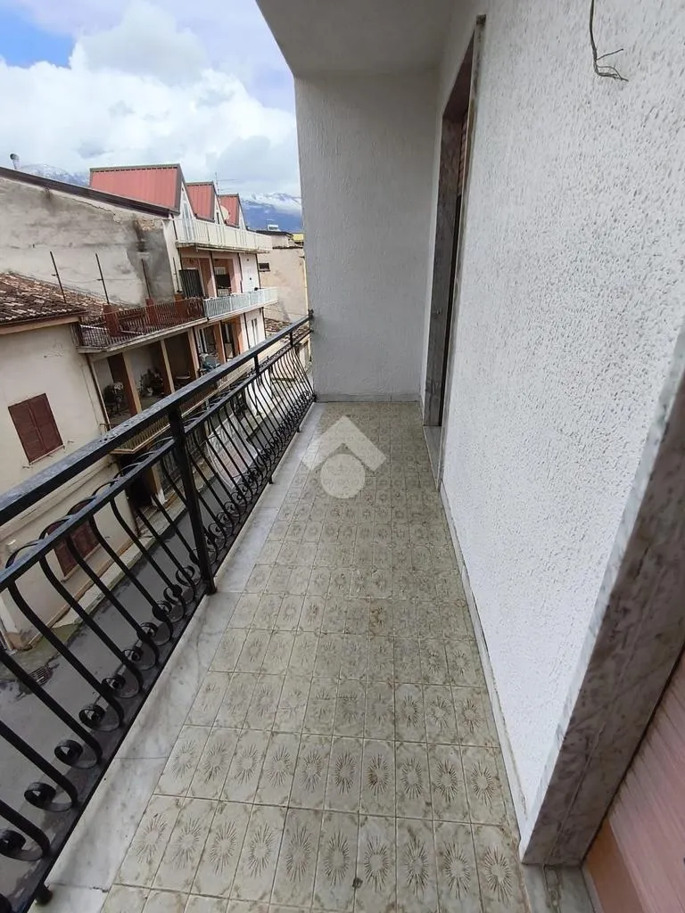 Balcon - Spacious Apartment with Lift in Castrovillari