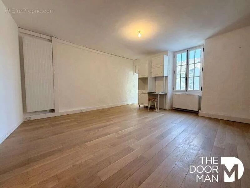 Pièces - Studio Rénové avec Loggia au Croisic Centre