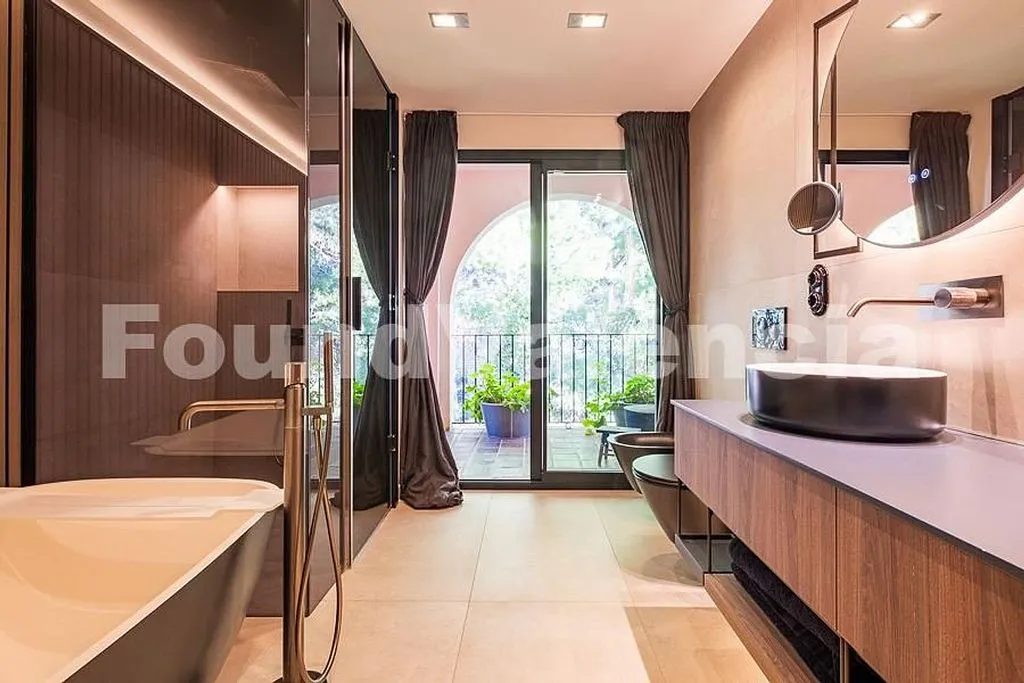 Salles de bain - Reformed Mediterranean Villa with Pool in El Bosque