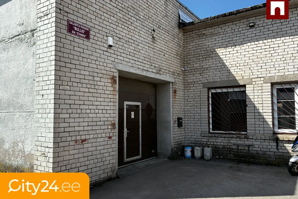 Esterno - Commercial Property with Warehouse in Salaspils