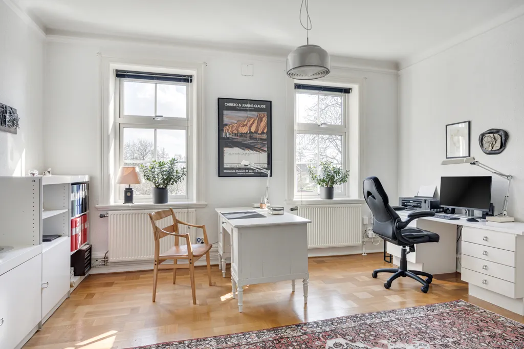 Bureau - Historic Villa with Garden in Old Åkarp