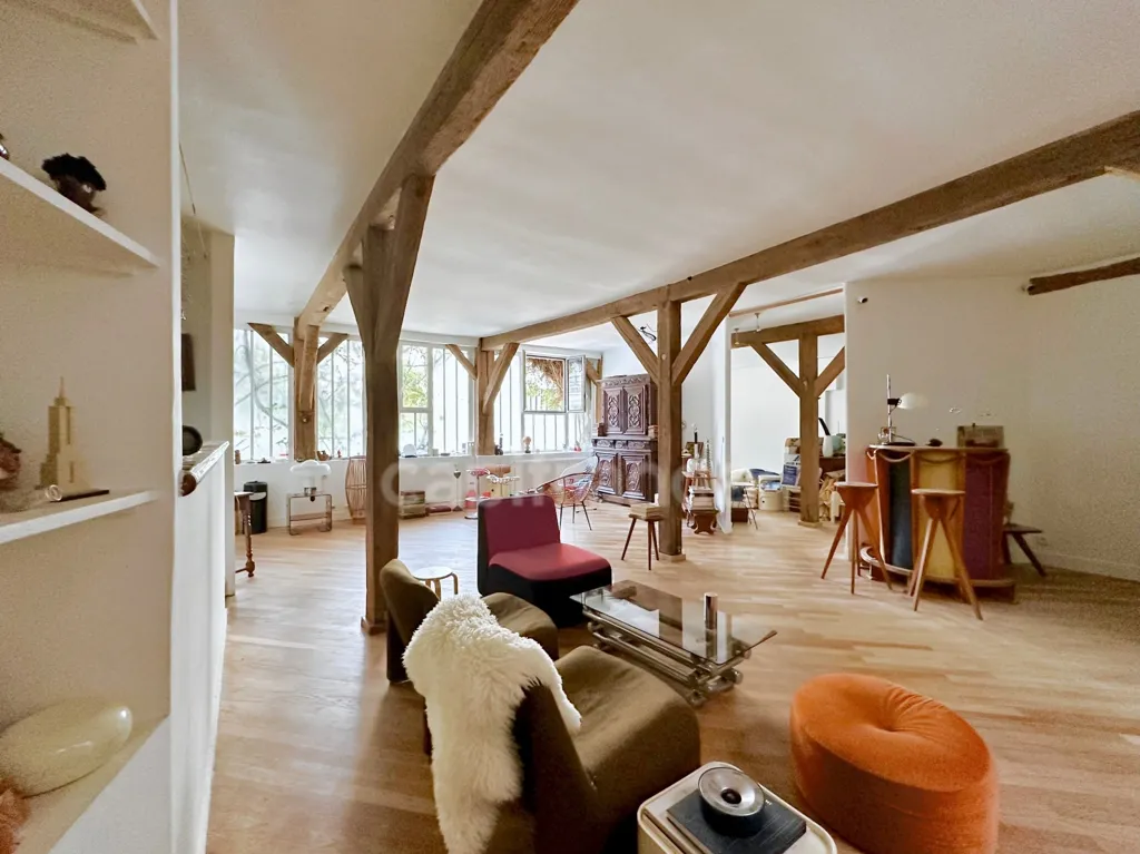 Séjour - Loft-Style avec Jardin Privé dans le 11ème Arrondissement