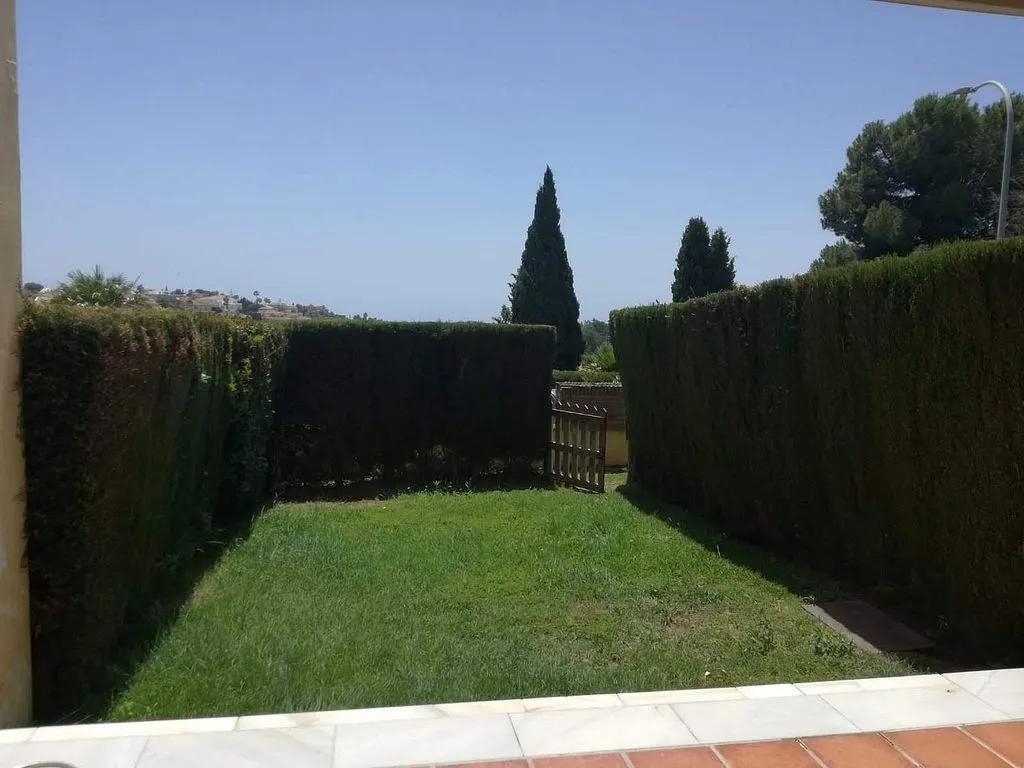 Aed - Terraced Chalet with Pool in Torrequebrada