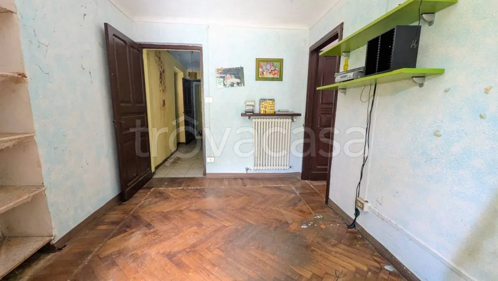 Entrée - Rustic Villa to Renovate in Roccavione