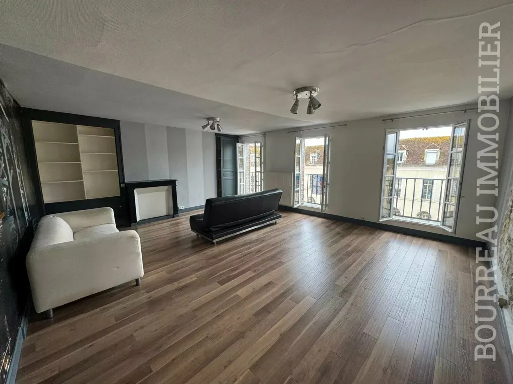 Séjour - Appartement de rez-de-chaussée avec balcon à Joigny