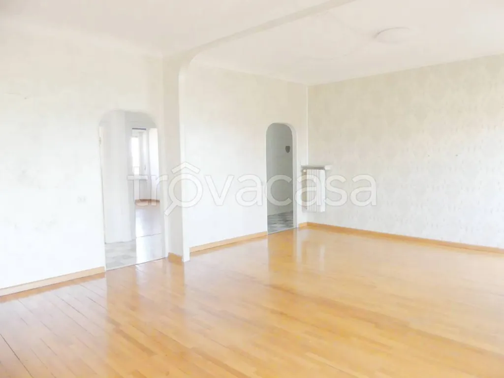Elutuba - Apartment with Balcony in Vercelli Centre