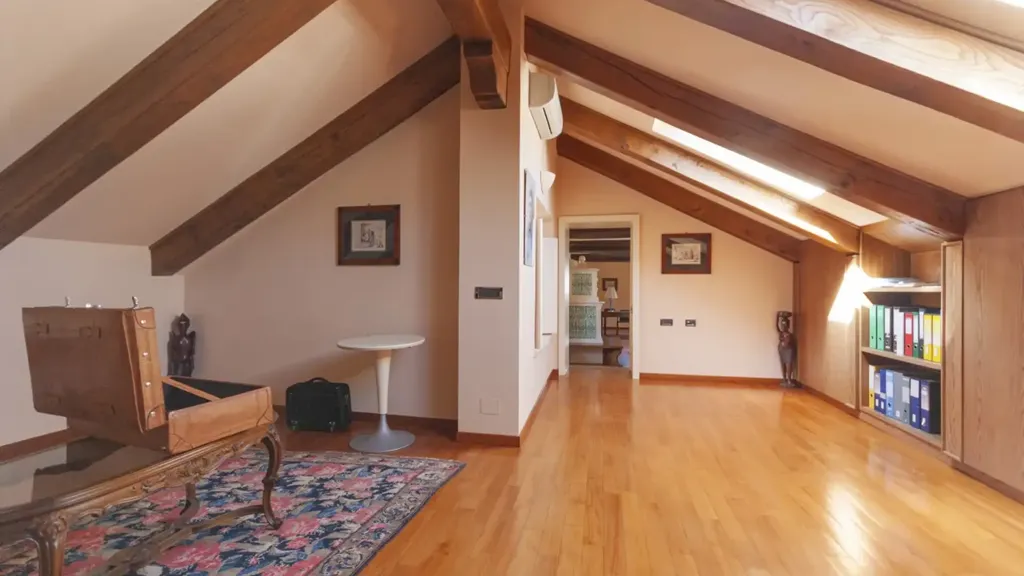Pièces - Historic Villa with Panoramic Views in Grignasco