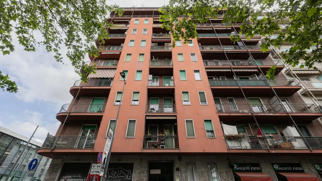 Exterior - Design Bilocale with Balcony in Milan