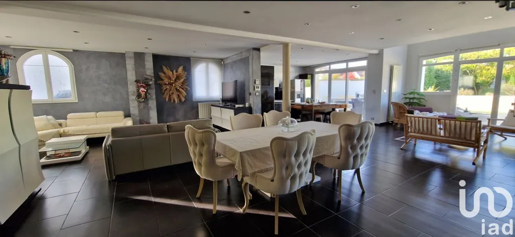 Sala da pranzo - House with Pool in Armentières-en-Brie