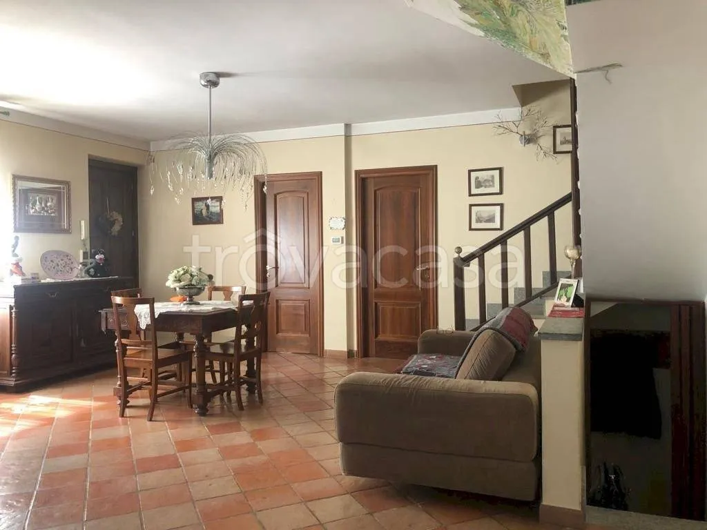 Salle à manger - Villa with Garden and Terraces in Torre Pellice