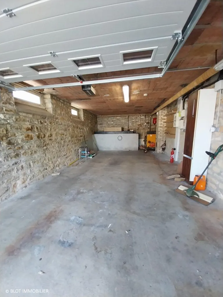 Garage - Bright House with Balcony in Antrain