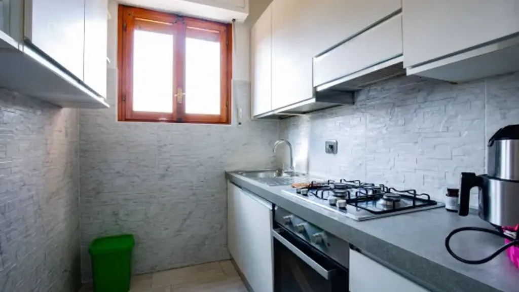 Cucina - Rearfitted Apartment with Balcony in Turin