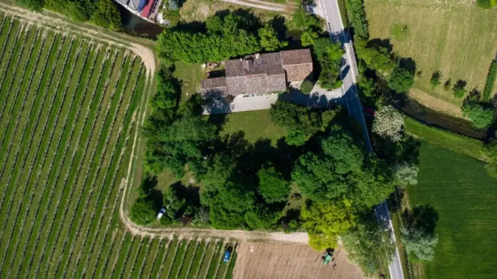 Õhuvaade - Rustic House with Portico near Treviso