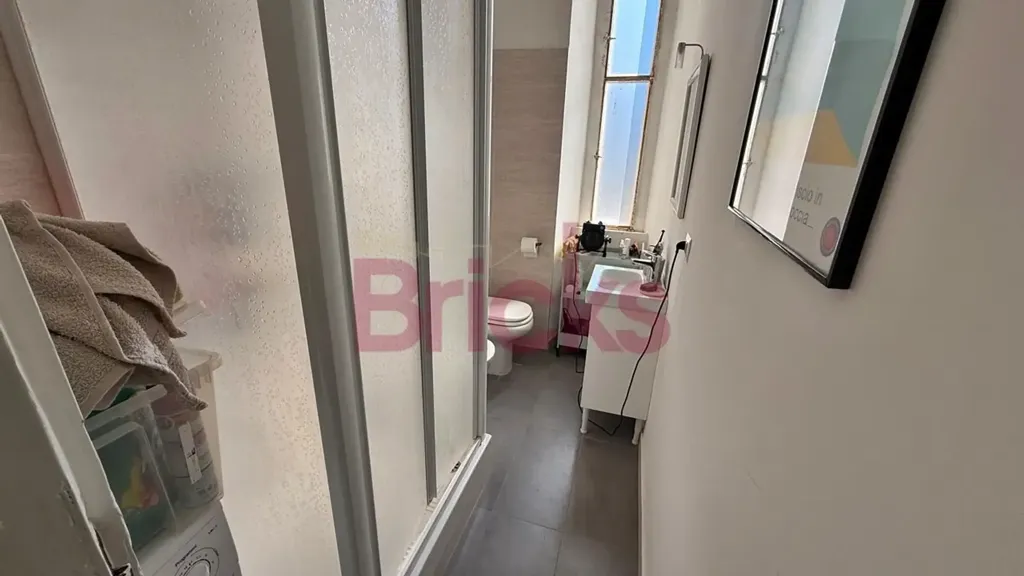 Salles de bain - Appartement 2 pièces à IT