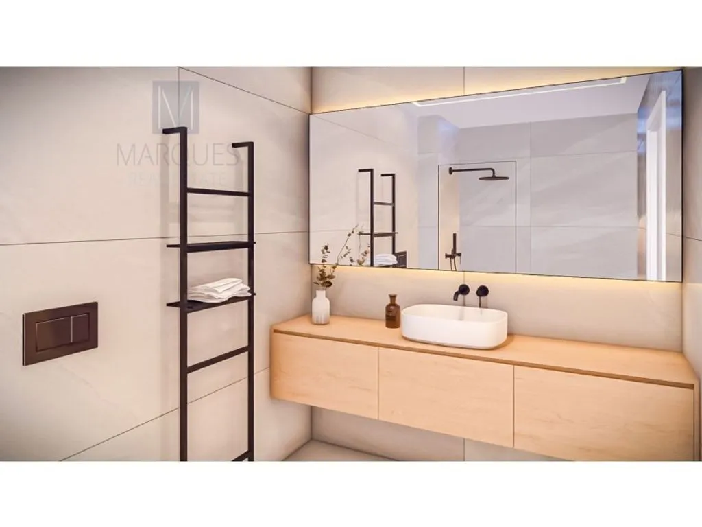Bathrooms - Luxury Apartment with Sea Access in Seixal