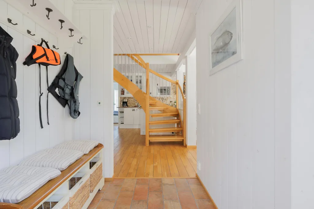 Entrée - Modern House with Seafront in Tjust Archipelago