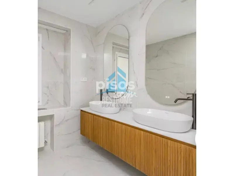 Salles de bain - Modernised Apartment with Views in Recoletos
