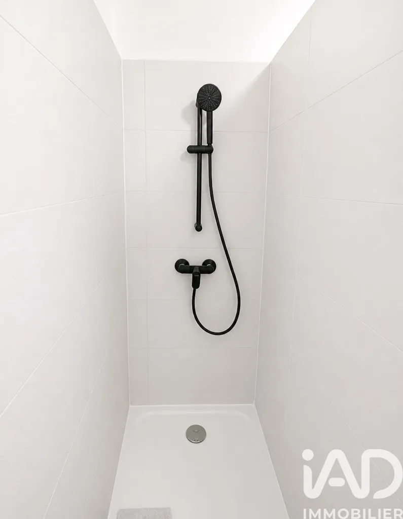 Bathrooms - Refurbished Studio near Disney, Montévrain