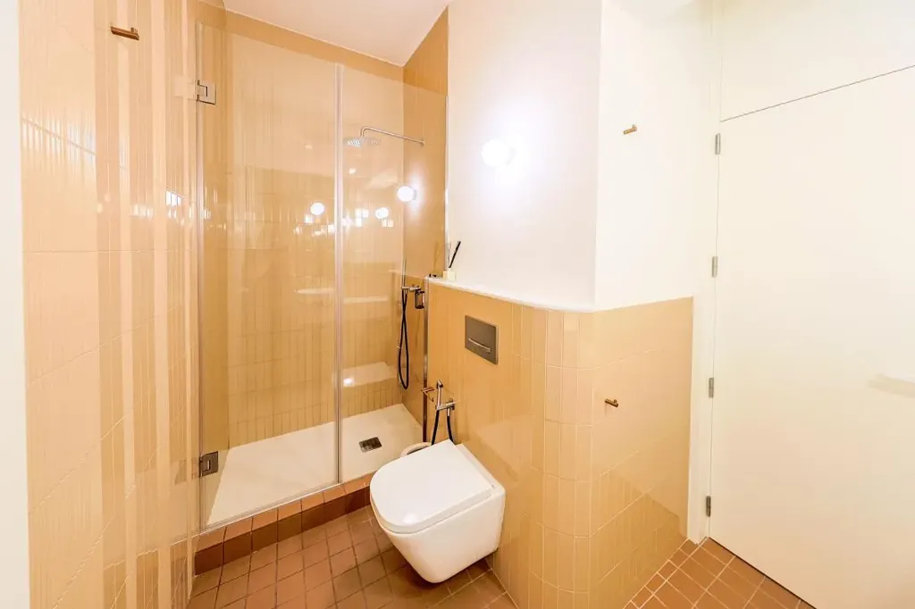 Vannitoad - Luxury Apartment with Interior Garden in Madrid