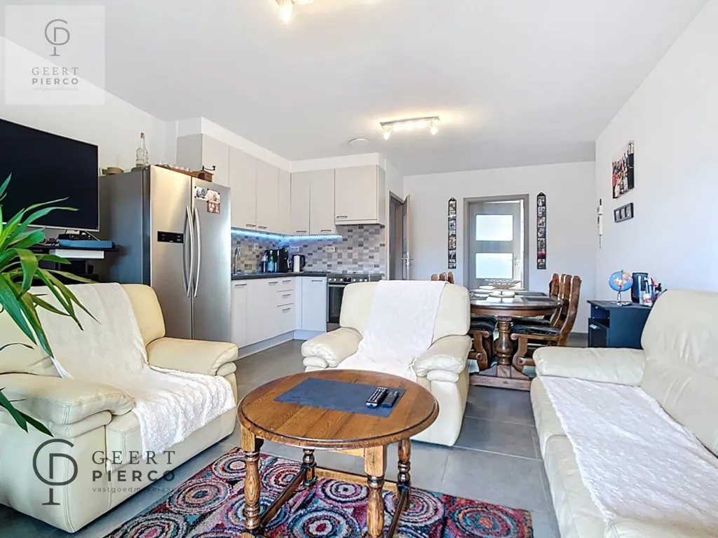 Elutuba - Apartment with Terrace in Landen