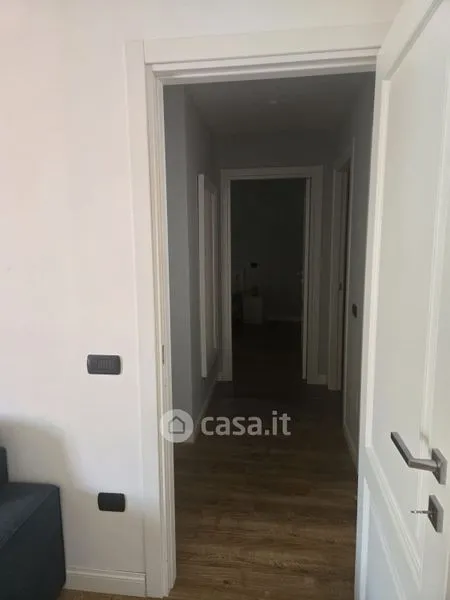 Entrée - Fully Furnished Triplex with Balcony in Caserta