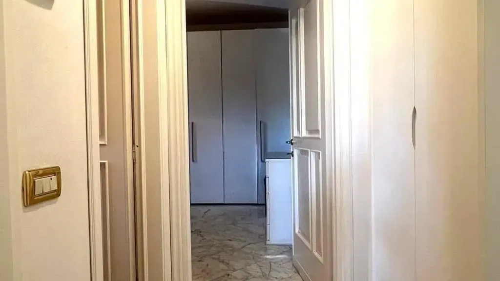 hallway_entrance