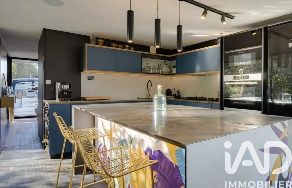 Köök - Luxury Floating Home with River Access in Sarreguemines