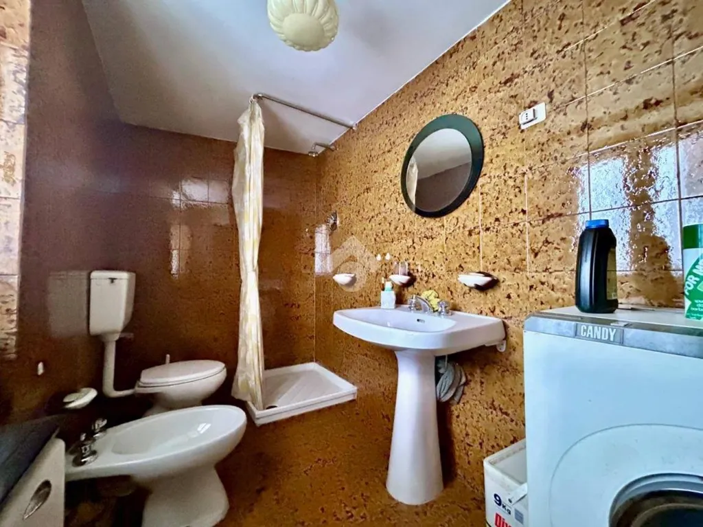 Bathrooms - Semi-detached House with Panoramic View in Condove