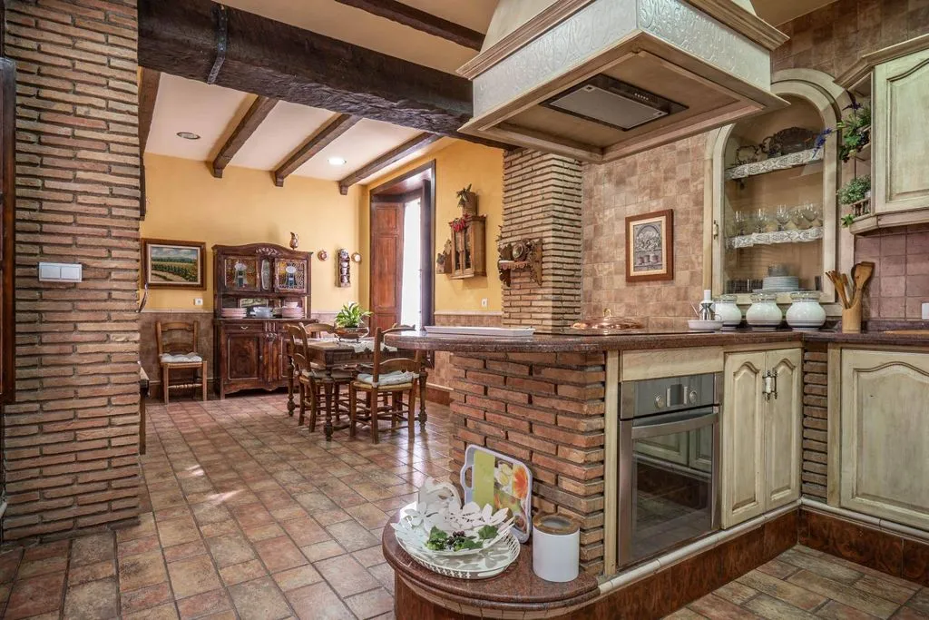 Kitchen - Historic Palatial House with Pool in Ogíjares