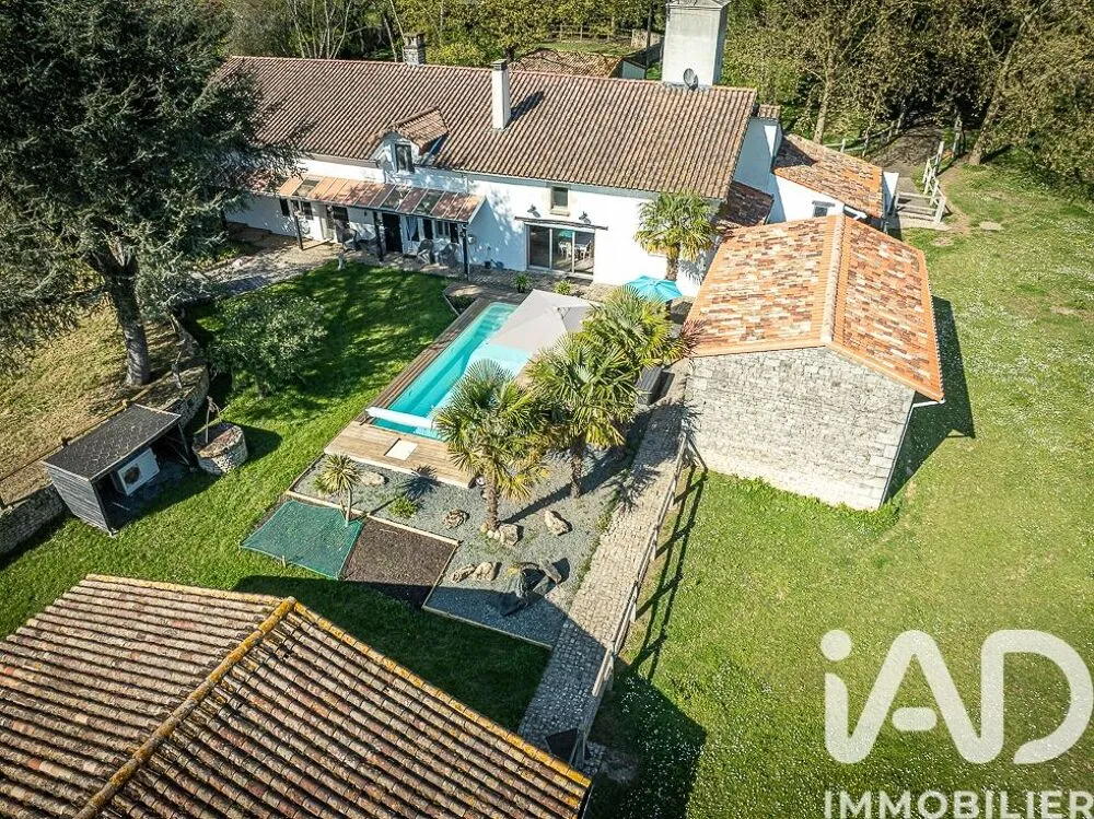 Maison 8 pièces à Coulon