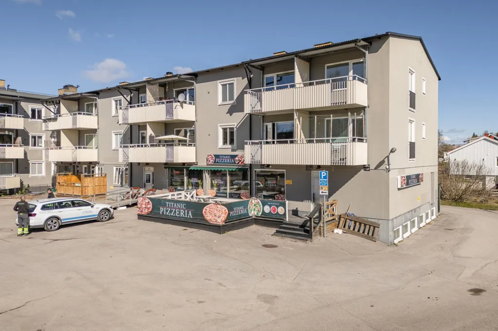 Välivaade - Modernised Two-Bedroom Flat with Balcony in Johannedal