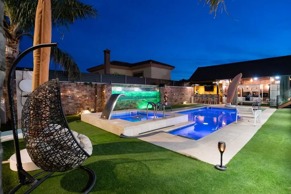 Piscine - Luxury Villa with Pool in Torremolinos