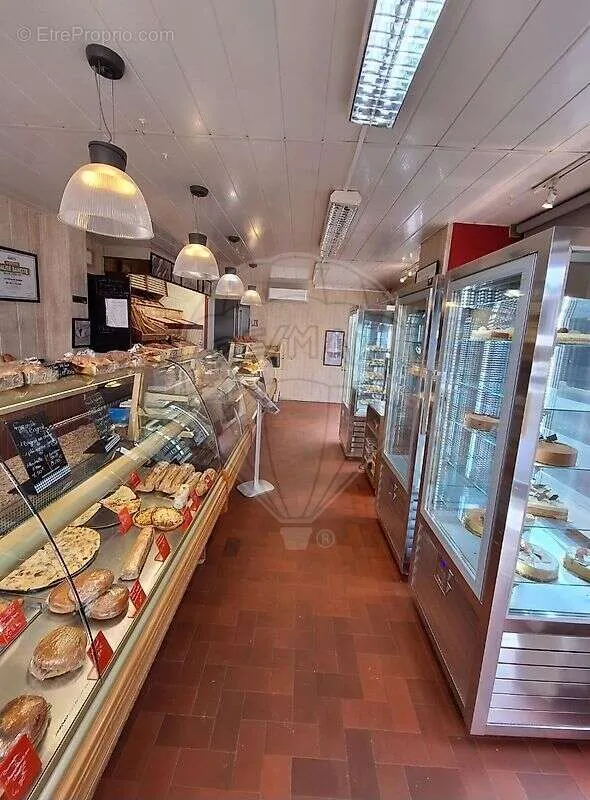 Toad - Bakery with Accommodation in Yzeure