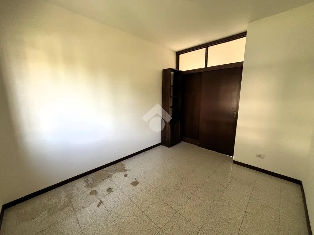 Entrée - Four-Bedroom Apartment with Balcony in Borgo Virgilio
