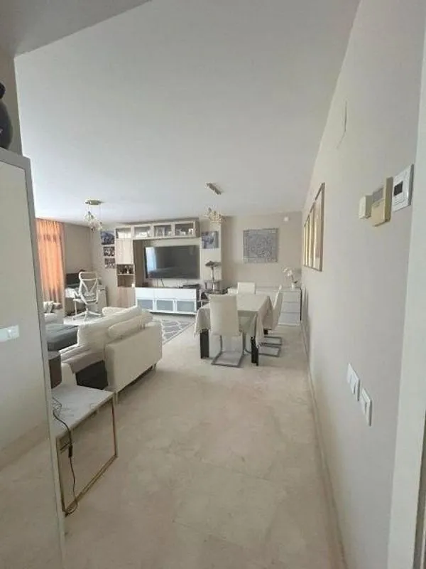 Elutuba - Apartment with Pool and Terrace in La Duquesa