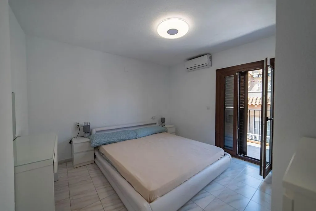 Magamistoad - Renovated Duplex with Terrace in Torrevieja Centre